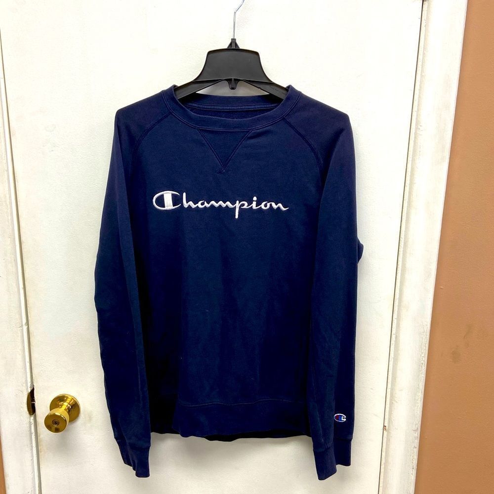 Men’s Champion Embroidered Long-sleeve Crewneck size Small